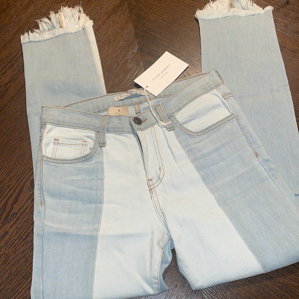 Flying Monkey Retro Block fray hem skinny Light Jeans Size 26- NWT